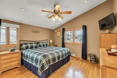 1044 Commack Road, Dix Hills, NY 11746 - Photo 21