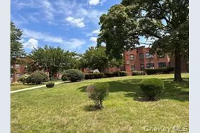 106 Division Avenue #1A, Levittown, NY 11756 - Photo 3