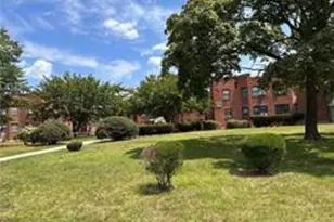 106 Division Ave, Levittown, NY 11756 - Photo 3