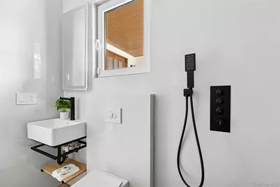 132 Arthur Street, Garden City, NY 11530 - Photo 11