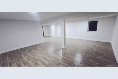 33 Silverpine Drive, Amityville, NY 11701 - Photo 21