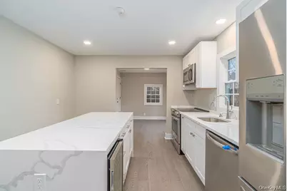970 Village Lane, Mattituck, NY 11952 - Photo 9