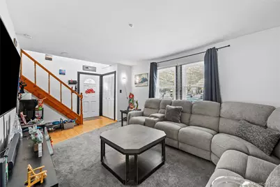 61 Federal Lane, Coram, NY 11727 - Photo 15