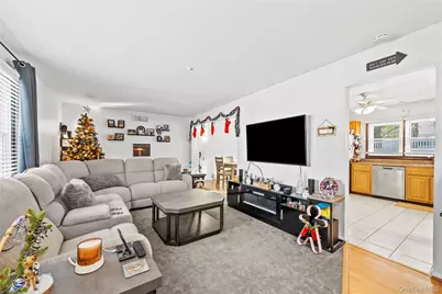 61 Federal Lane, Coram, NY 11727 - Photo 13