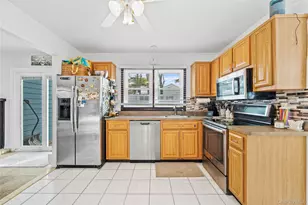 61 Federal Ln, Coram, NY 11727 - Photo 9