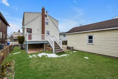 9 Graywood Road, Port Washington, NY 11050 - Photo 19