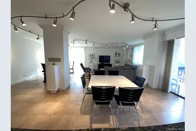 27010 Grand Central Parkway #32O, Floral Park, NY 11005 - Photo 5