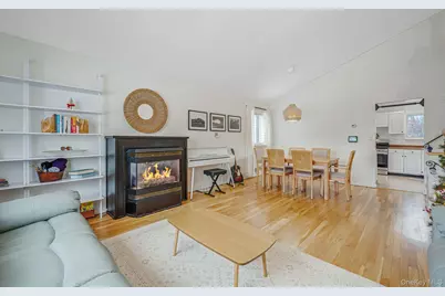 7 Seneca Drive, Commack, NY 11725 - Photo 13