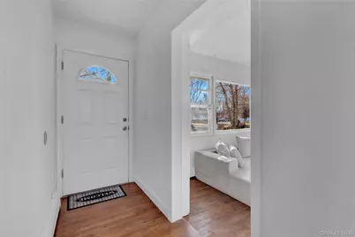 57 Middle Island Road, Medford, NY 11763 - Photo 11