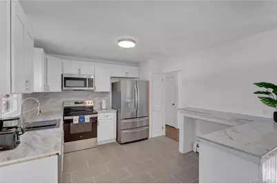 57 Middle Island Road, Medford, NY 11763 - Photo 7