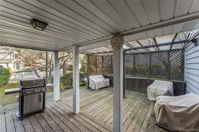 16 Eighth Street, Carle Place, NY 11514 - Photo 21