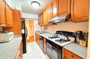 142-05 Roosevelt Ave, Flushing, NY 11354 - Photo 5