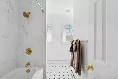 1025 Long Creek Drive, Southold, NY 11971 - Photo 13