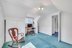 23 Peachtree Ln, Hicksville, NY 11801 - Photo 13