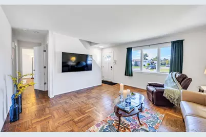 23 Peachtree Lane, Hicksville, NY 11801 - Photo 5