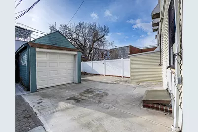 132-16 Hillside Avenue, Richmond Hill, NY 11418 - Photo 35