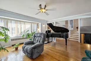 527 Alicia Dr, Westbury, NY 11590 - Photo 17