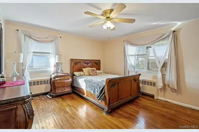 527 Alicia Drive, Westbury, NY 11590 - Photo 23