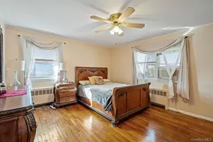 527 Alicia Dr, Westbury, NY 11590 - Photo 23