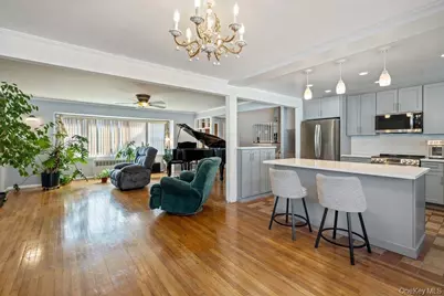 527 Alicia Drive, Westbury, NY 11590 - Photo 15