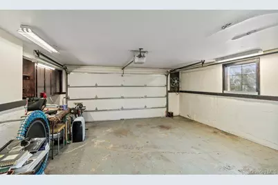 527 Alicia Drive, Westbury, NY 11590 - Photo 31