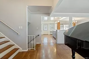 527 Alicia Dr, Westbury, NY 11590 - Photo 19