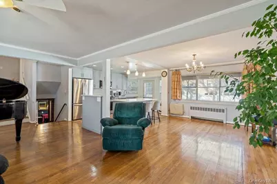 527 Alicia Drive, Westbury, NY 11590 - Photo 21