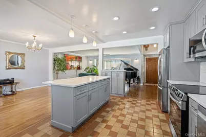 527 Alicia Drive, Westbury, NY 11590 - Photo 13