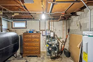 527 Alicia Dr, Westbury, NY 11590 - Photo 33