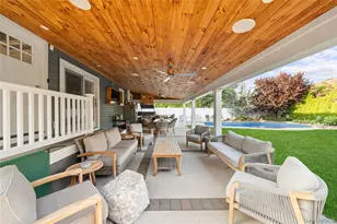 1563 Stevens Ave, Merrick, NY 11566 - Photo 35