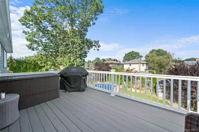 1563 Stevens Avenue, Merrick, NY 11566 - Photo 17