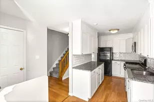 117 Leeward Ln, Port Jefferson, NY 11777 - Photo 9