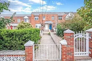 20-07 43rd St, Astoria, NY 11105 - Photo 1