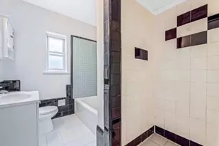 20-07 43rd St, Astoria, NY 11105 - Photo 9