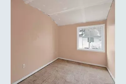 623 Ilyssa Way, New York, NY 10312 - Photo 3