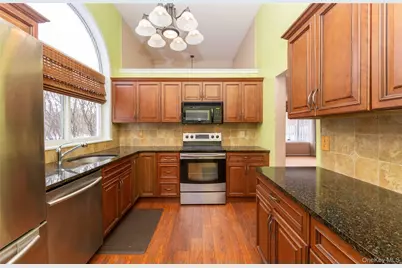 13 Cushing Green S, Pawling, NY 12564 - Photo 5