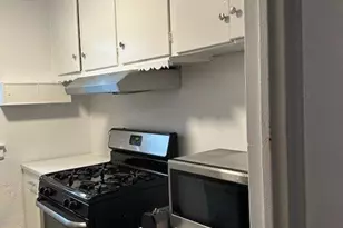 143-50 Hoover Ave, Briarwood, NY 11435 - Photo 15