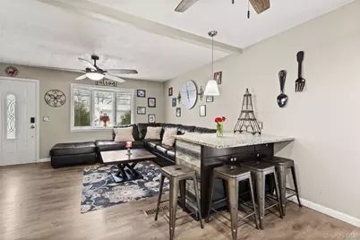 1361 Manatuck Boulevard, Bay Shore, NY 11706 - Photo 7