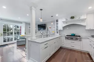 94 Round Hill Rd, Scarsdale, NY 10583 - Photo 13