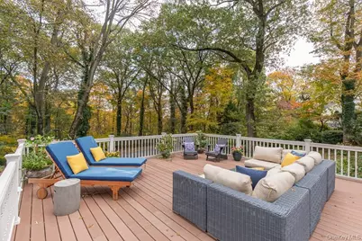 94 Round Hill Road, Scarsdale, NY 10583 - Photo 21
