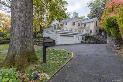 94 Round Hill Road, Scarsdale, NY 10583 - Photo 43