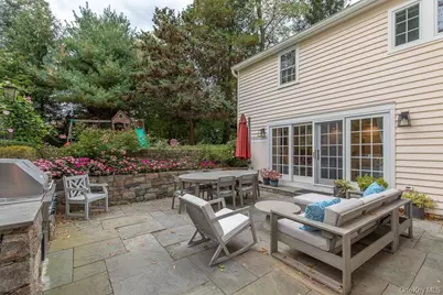 94 Round Hill Road, Scarsdale, NY 10583 - Photo 37