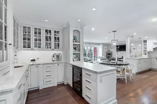 94 Round Hill Rd, Scarsdale, NY 10583 - Photo 11