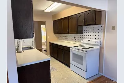 5 Germonds Village #5, Bardonia, NY 10954 - Photo 13