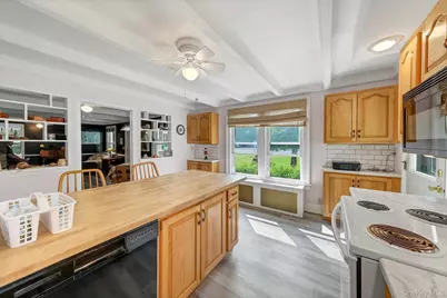 1400 Route 44, Pleasant Valley, NY 12569 - Photo 11