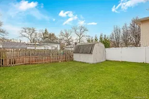 54 5th St, Ronkonkoma, NY 11779 - Photo 3