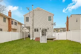 54 5th St, Ronkonkoma, NY 11779 - Photo 5