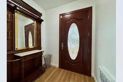 23 Center Drive, New Hyde Park, NY 11040 - Photo 3