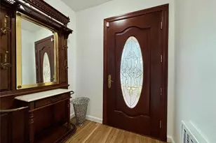 23 Center Dr, New Hyde Park, NY 11040 - Photo 3