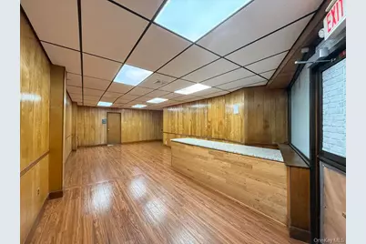 6938 Myrtle Avenue, Glendale, NY 11385 - Photo 19